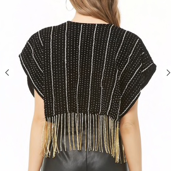 Embellished Velvet Cropped Shall ❄️ - Picture 3 of 5